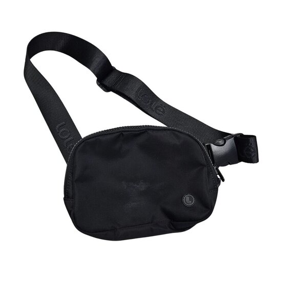 Lole Black Belt Bag With Adjustable Strap Mesh Interior Pockets Basic Minimalist - Picture 1 of 8